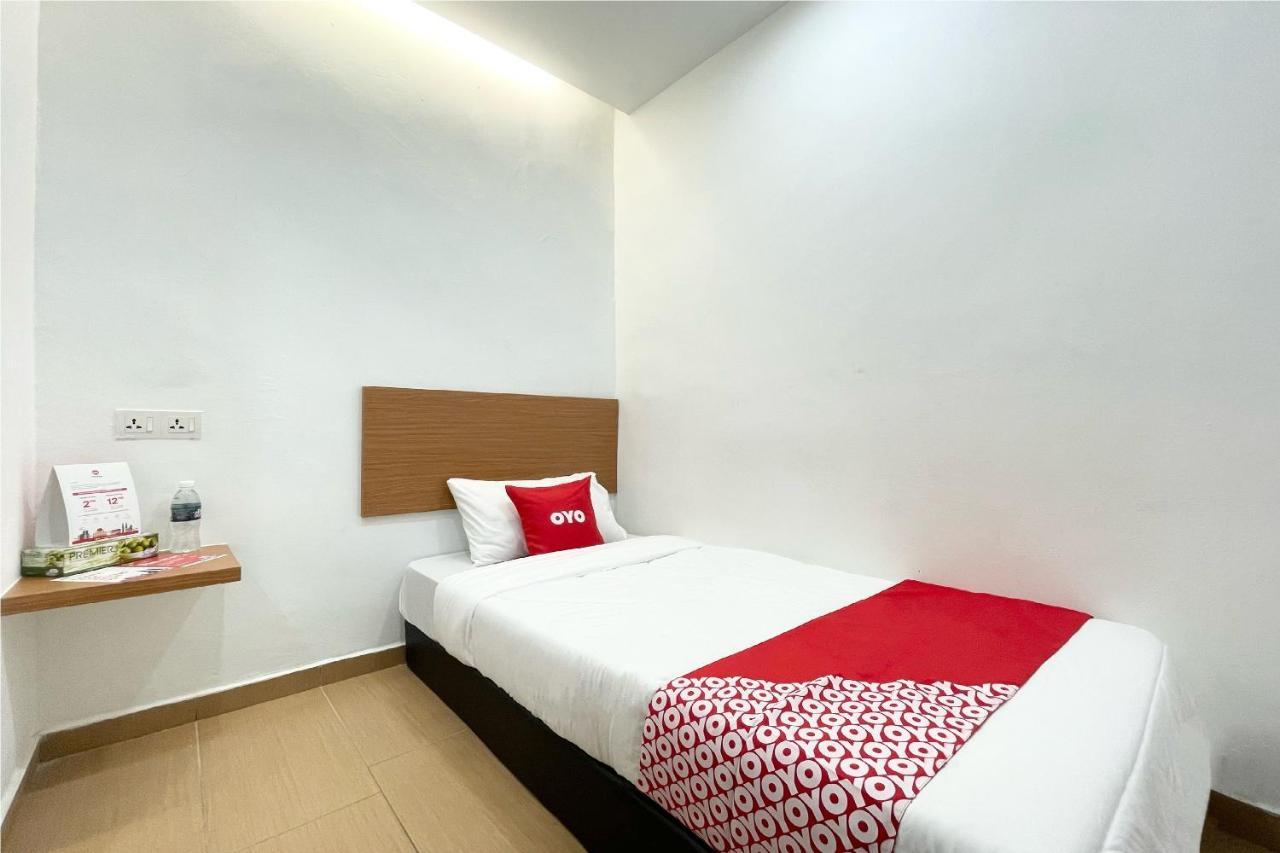 Oyo 90334 Mawlaya Hotel Bayan Lepas Eksteriør billede