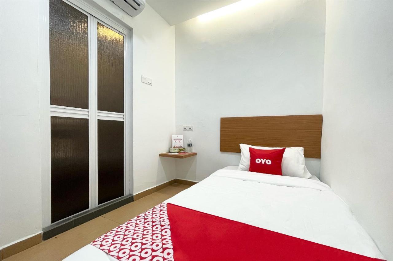 Oyo 90334 Mawlaya Hotel Bayan Lepas Eksteriør billede