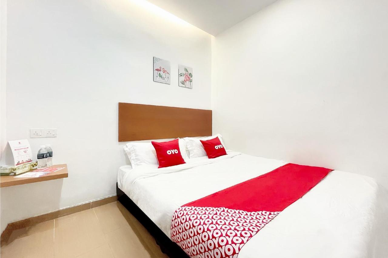 Oyo 90334 Mawlaya Hotel Bayan Lepas Eksteriør billede